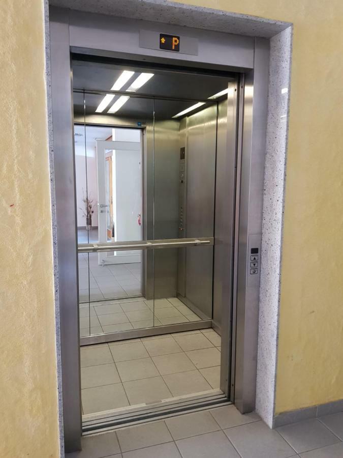 Апартаменти Yellow Apartma Кранська Гора Екстер'єр фото